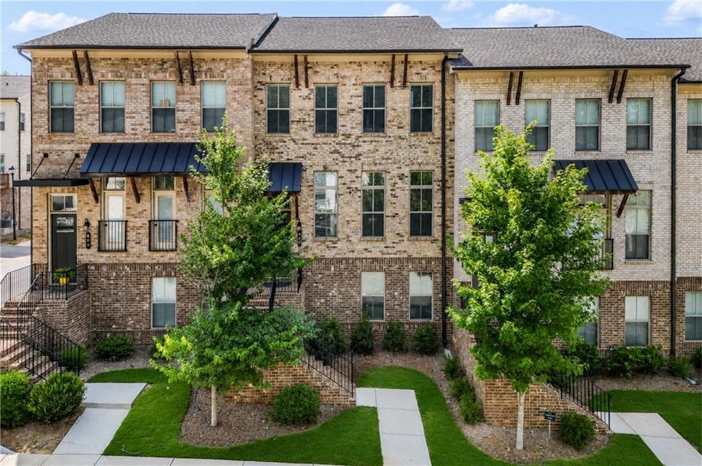 3 bedroom, 4 bathroom, 2,703 sq ft townhouse for sale at 600 Alexander Hills, Decatur, GA 30032