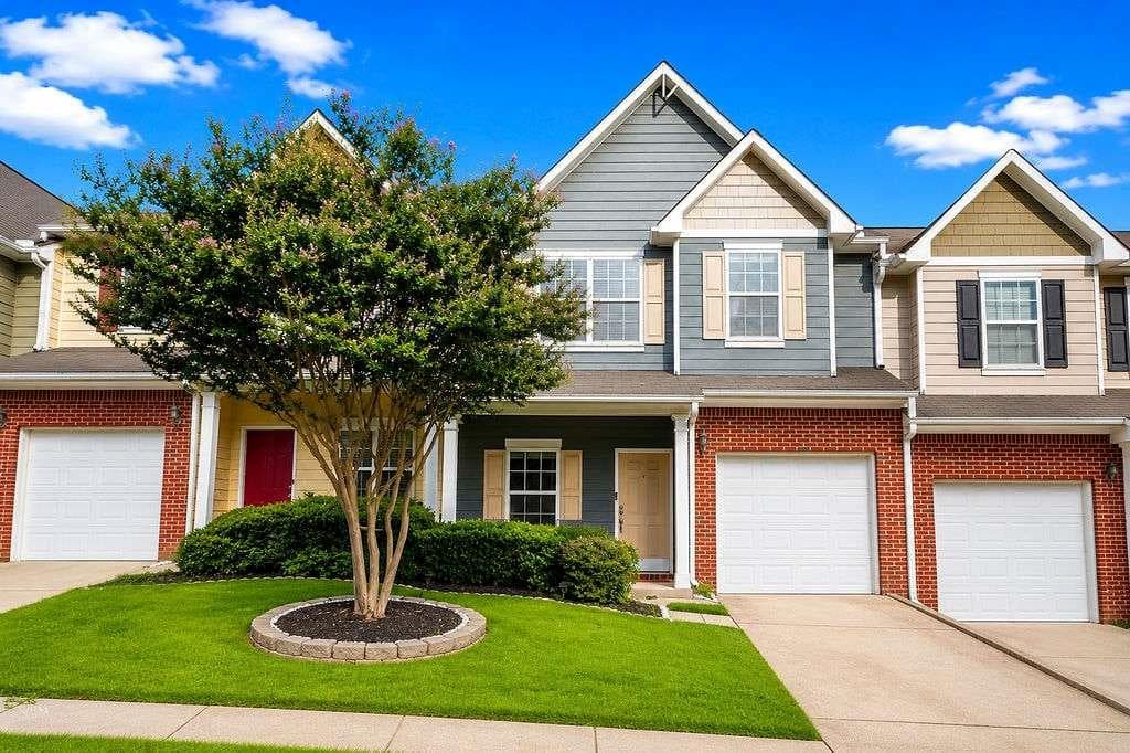 2 bedroom, 3 bathroom condominium under contract at 3157 Cedar Glade Lane, Buford, GA 30519