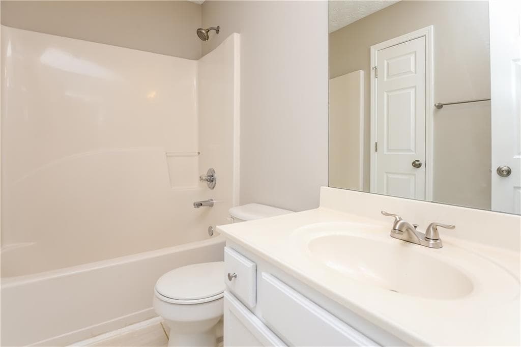 5 bedroom, 3 bathroom, 1,732 sq ft single family residence for rent at 2454 Canary Court, Gainesville, GA 30504 for $2,220 a month — photo 7