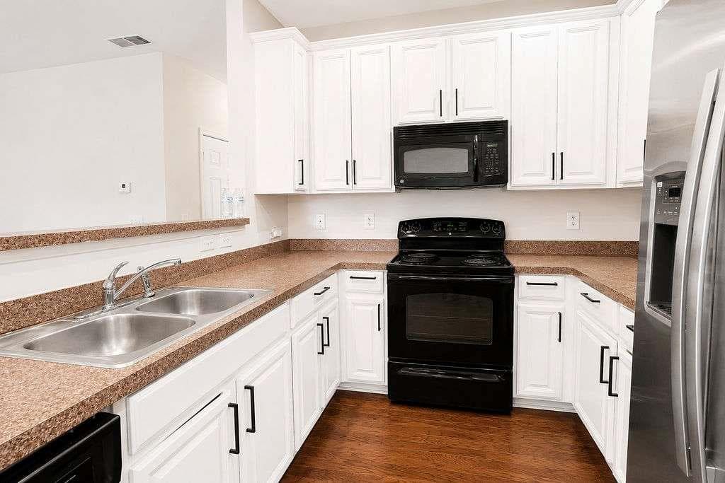 2 bedroom, 3 bathroom condominium under contract at 3157 Cedar Glade Lane, Buford, GA 30519 — photo 10