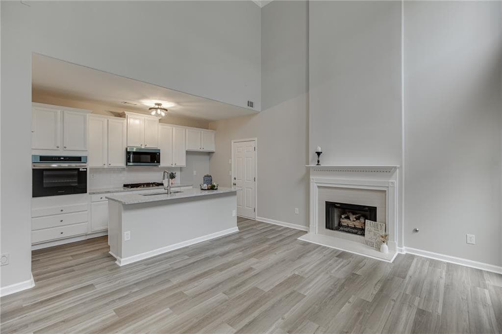 3 bedroom, 3 bathroom, 2,256 sq ft single family residence for sale at 3941 Lake Pass Lane, Suwanee, GA 30024 — photo 9