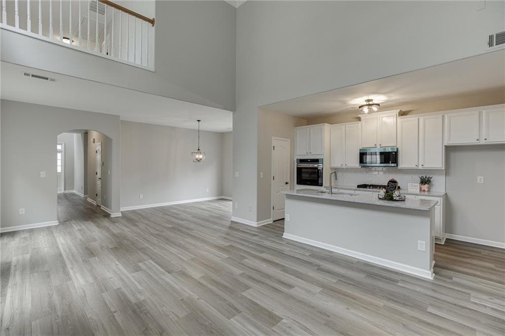 3 bedroom, 3 bathroom, 2,256 sq ft single family residence for sale at 3941 Lake Pass Lane, Suwanee, GA 30024 — photo 8