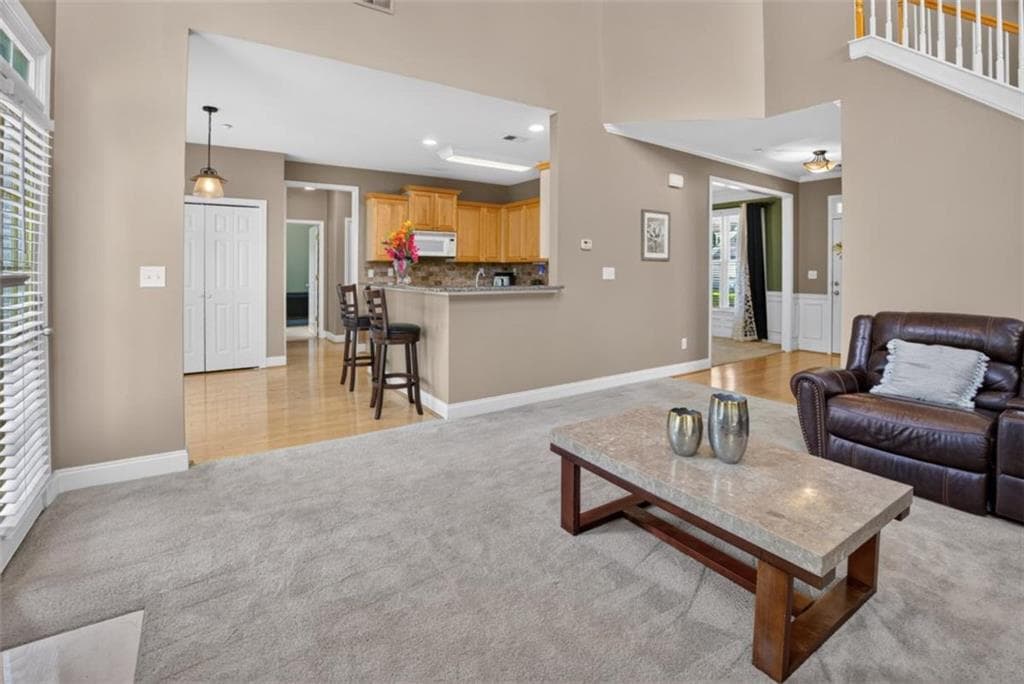 4 bedroom, 3 bathroom, 2,327 sq ft single family residence for sale at 412 Cherry Tree Lane, Marietta, GA 30066 — photo 8