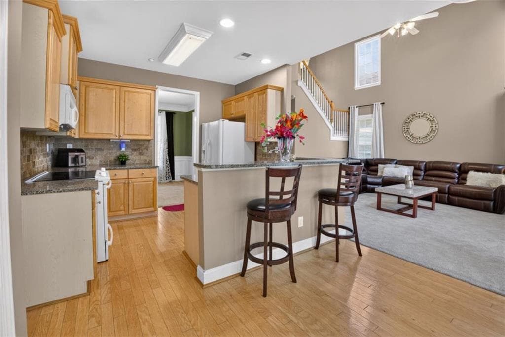 4 bedroom, 3 bathroom, 2,327 sq ft single family residence for sale at 412 Cherry Tree Lane, Marietta, GA 30066 — photo 10