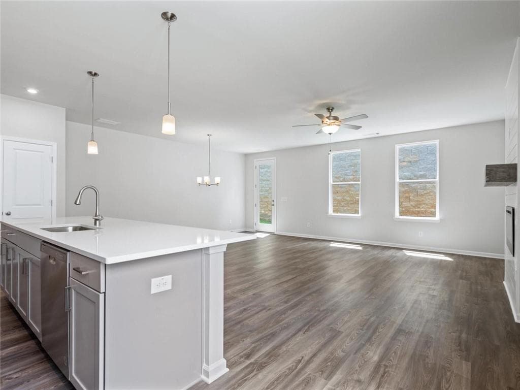 3 bedroom, 3 bathroom, 2,046 sq ft townhouse for sale at 75 Shoal Court Lot 46, Winder, GA 30680 — photo 8