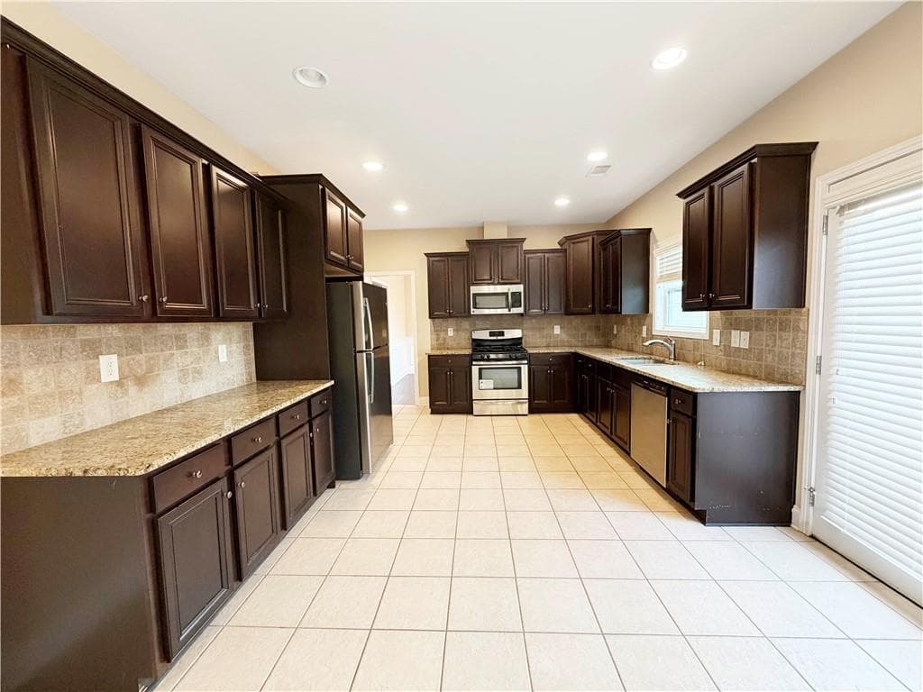 5 bedroom, 4 bathroom, 3,414 sq ft single family residence for rent at 3829 Baxley Ridge Drive, Suwanee, GA 30024 for $2,800 a month — photo 7