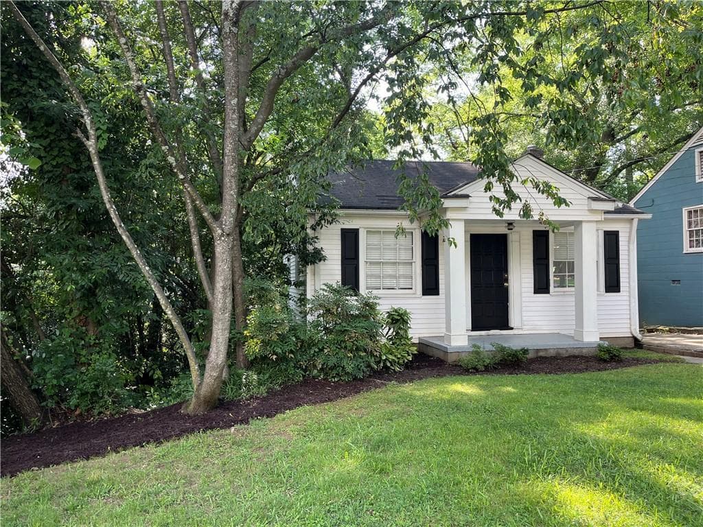 2 bedroom, 1 bathroom, 720 sq ft single family residence for rent at 1612 Tallulah Street, Atlanta, GA 30318 for $1,650 a month — photo 3