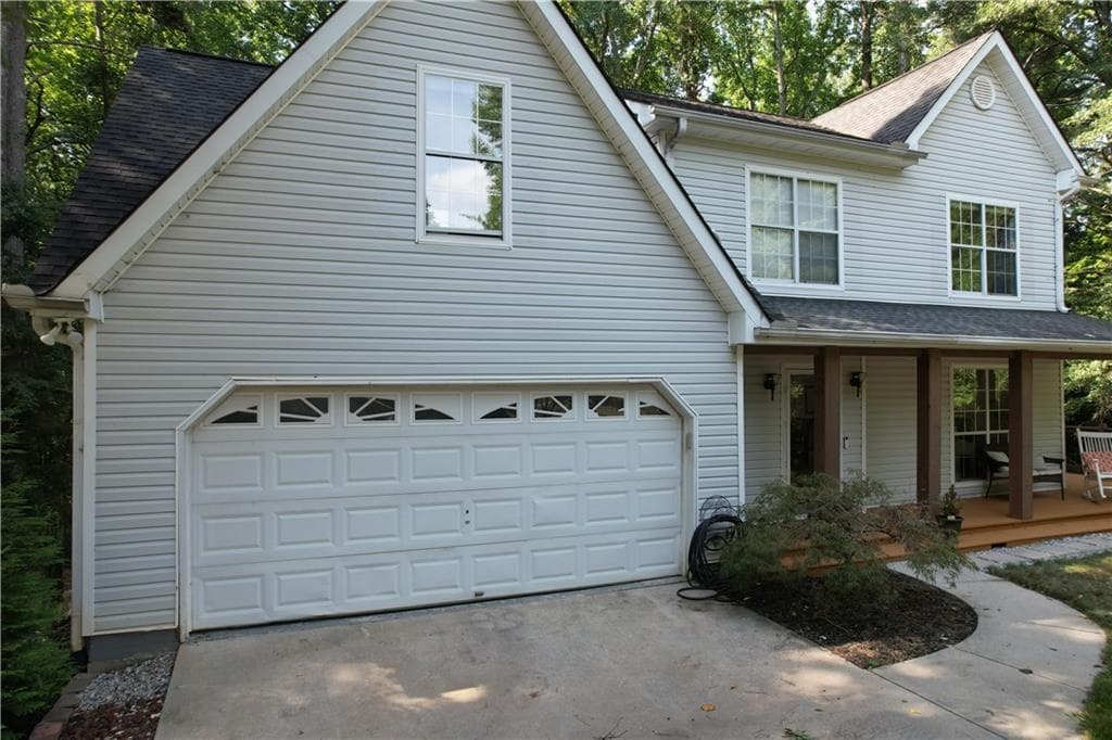 5 bedroom, 3 bathroom, 1,674 sq ft single family residence for sale at 4208 Logans Terrace, Loganville, GA 30052 — photo 3