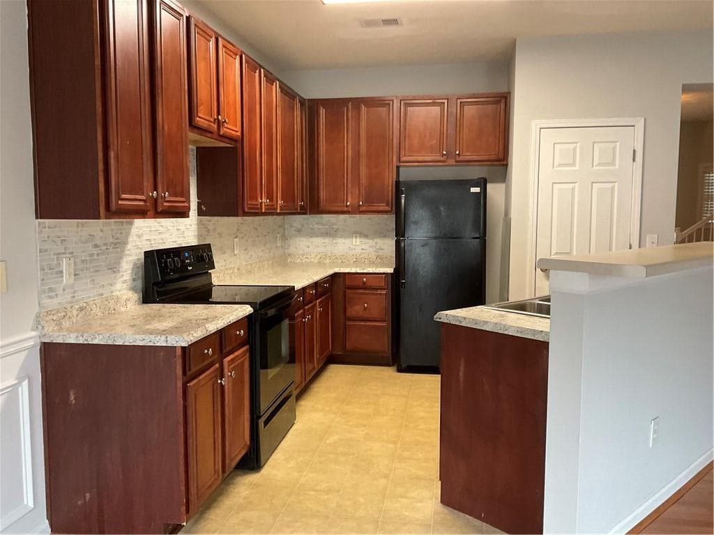 3 bedroom, 3 bathroom, 1,430 sq ft townhouse under contract at 2555 Flat Shoals Road 1703, Atlanta, GA 30349 — photo 3