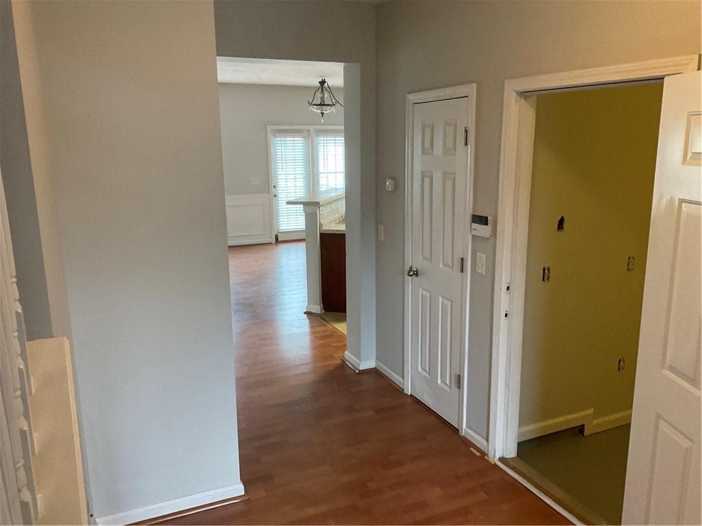 3 bedroom, 3 bathroom, 1,430 sq ft townhouse under contract at 2555 Flat Shoals Road 1703, Atlanta, GA 30349 — photo 6