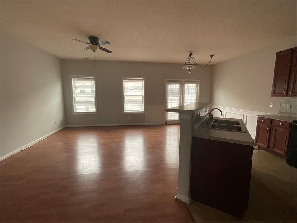 3 bedroom, 3 bathroom, 1,430 sq ft townhouse under contract at 2555 Flat Shoals Road 1703, Atlanta, GA 30349 — photo 8