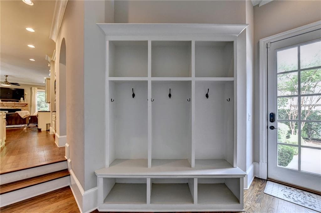6 bedroom, 7 bathroom, 7,610 sq ft single family residence for sale at 215 Penrith Place, Atlanta, GA 30350 — photo 8