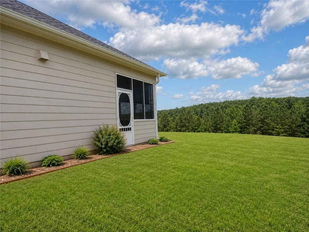 3 bedroom, 3 bathroom, 1,683 sq ft single family residence for sale at 139 Swallowtail Lane, Homer, GA 30547 — photo 3