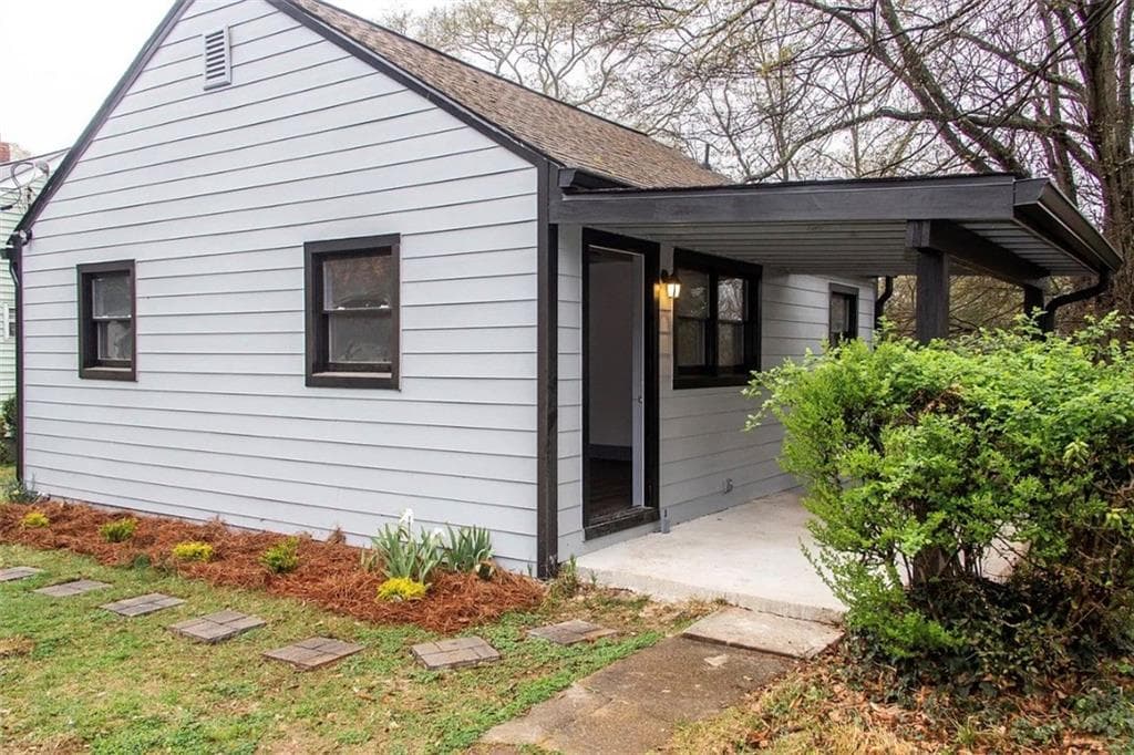 2 bedroom, 1 bathroom, 744 sq ft single family residence for rent at 2418 Crestview Avenue, Decatur, GA 30032 for $1,525 a month — photo 1 of 18