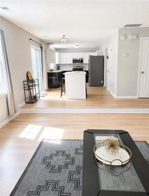 6 bedroom, 3 bathroom, 2,836 sq ft single family residence for sale at 6009 Riveroak Terrace, College Park, GA 30349 — photo 6
