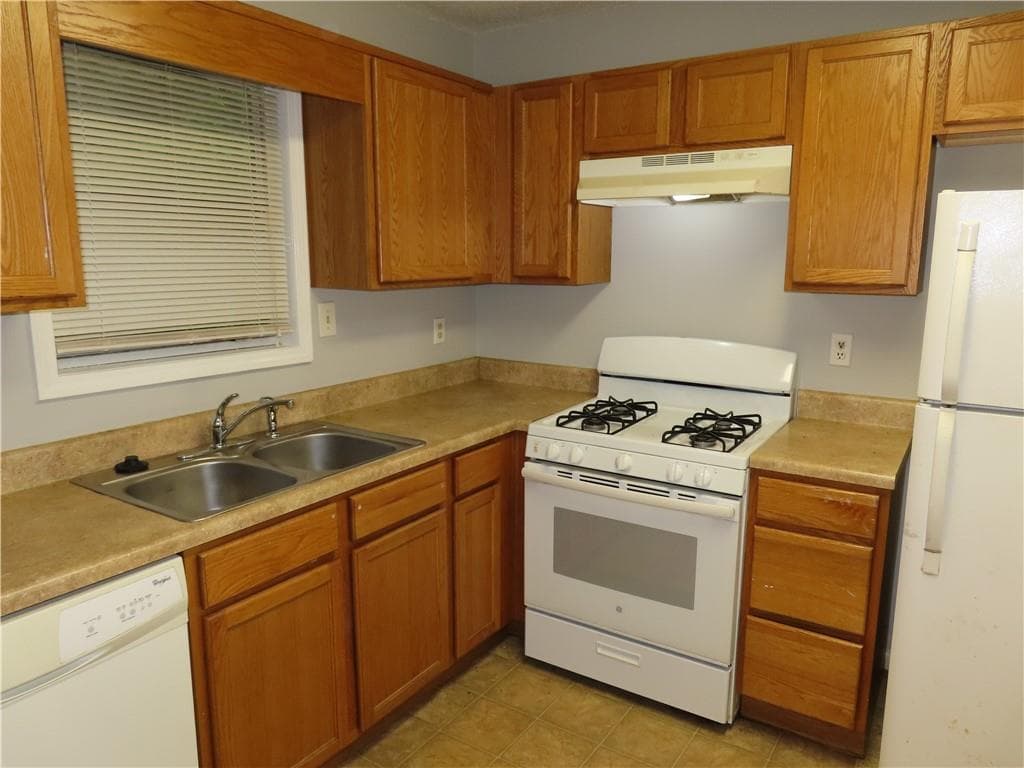 3 bedroom, 3 bathroom other for rent at 5581 Windwood Road, Atlanta, GA 30349 for $1,200 a month — photo 5