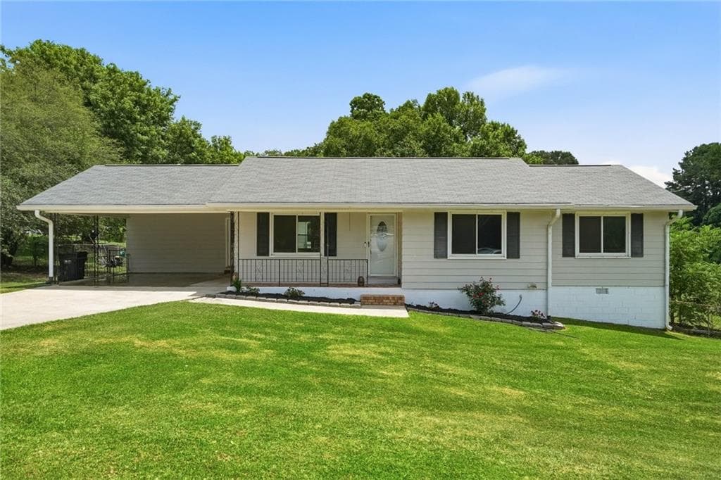 4 bedroom, 3 bathroom single family residence under contract at 110 Point View Court, Tyrone, GA 30290