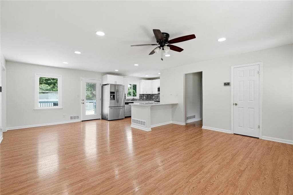 4 bedroom, 3 bathroom single family residence under contract at 110 Point View Court, Tyrone, GA 30290 — photo 7