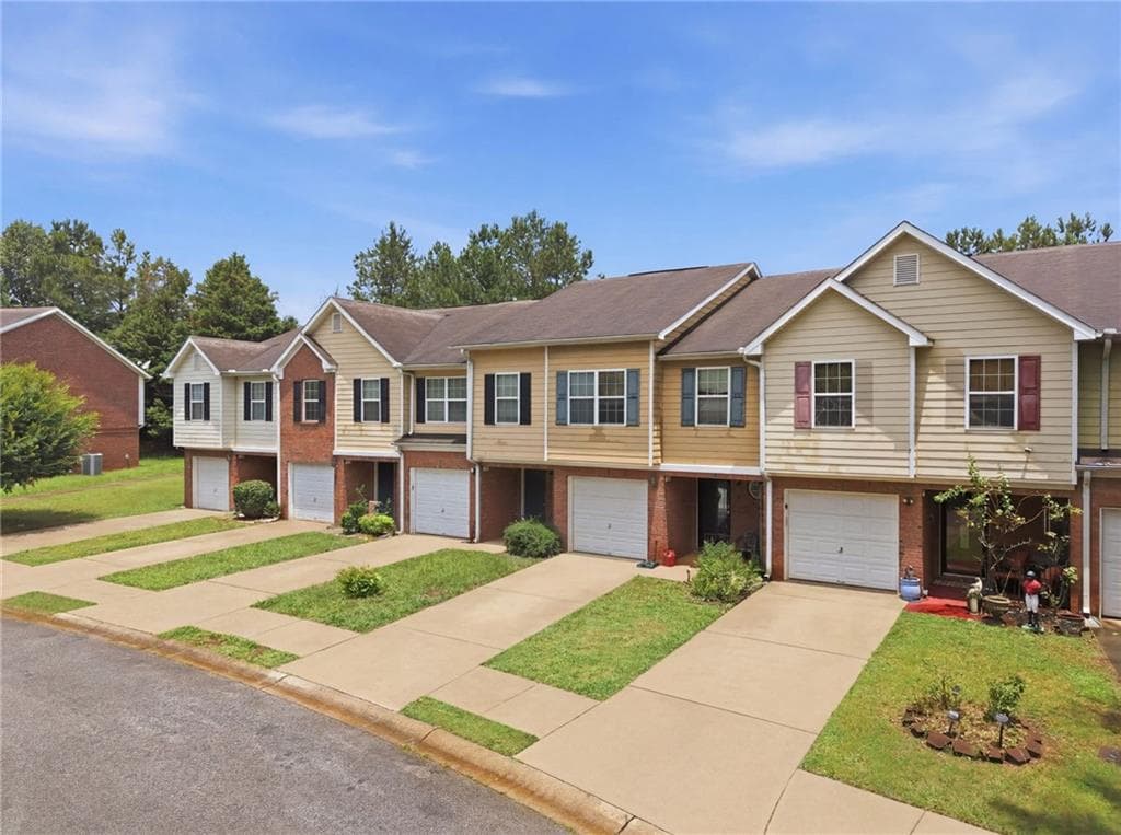 3 bedroom, 3 bathroom, 1,590 sq ft townhouse under contract at 605 Magnolia Gardens Walk, Mcdonough, GA 30253 — photo 2