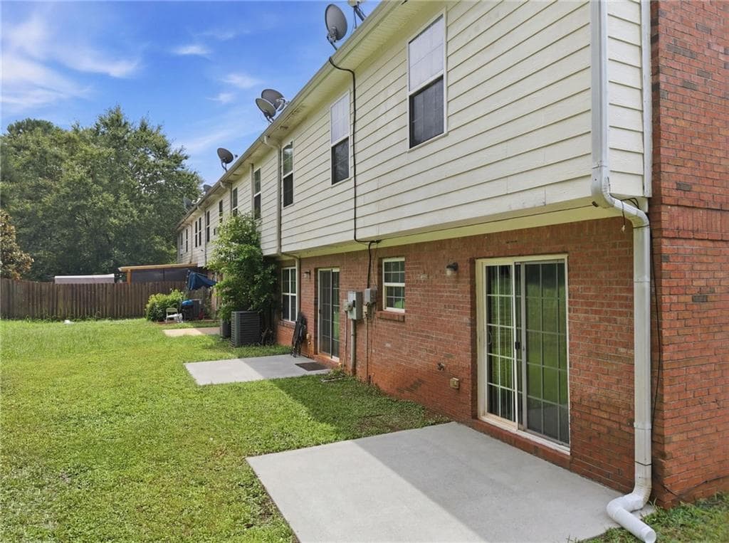 3 bedroom, 3 bathroom, 1,590 sq ft townhouse under contract at 605 Magnolia Gardens Walk, Mcdonough, GA 30253 — photo 5