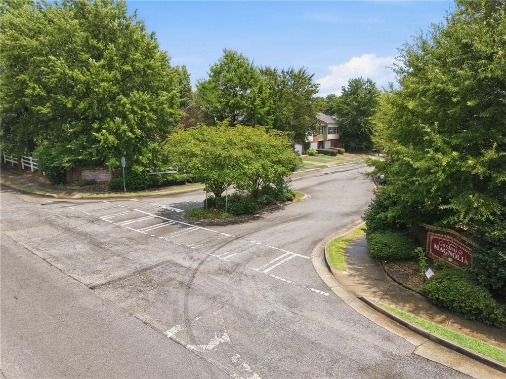 3 bedroom, 3 bathroom, 1,590 sq ft townhouse under contract at 605 Magnolia Gardens Walk, Mcdonough, GA 30253 — photo 9