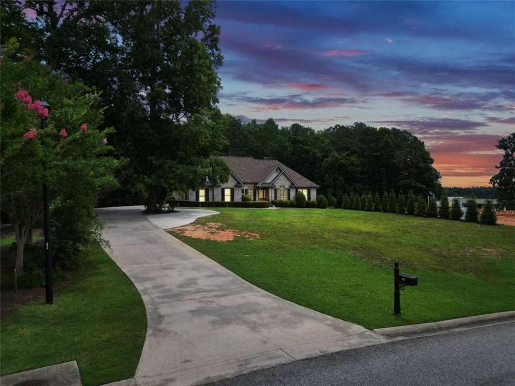 6 bedroom, 5 bathroom, 6,557 sq ft single family residence for sale at 46 Riverview Drive, Dawsonville, GA 30534 — photo 9