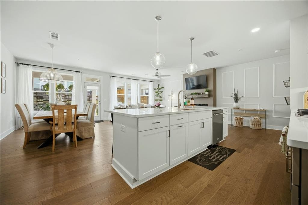 4 bedroom, 4 bathroom, 2,759 sq ft townhouse for sale at 1244 Wintergreen Way, Cumming, GA 30041 — photo 5