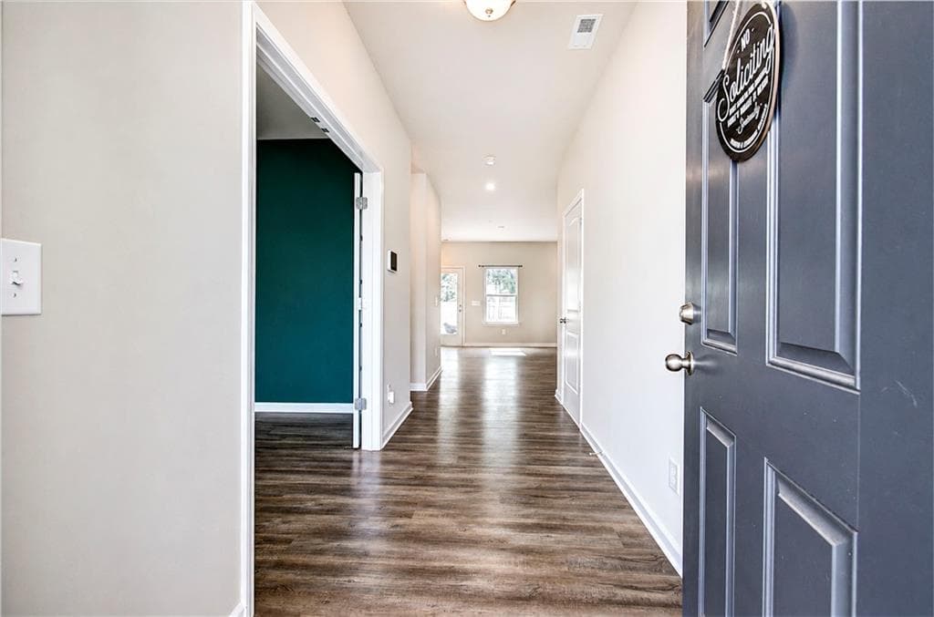 4 bedroom, 3 bathroom, 2,384 sq ft single family residence for sale at 10 Westover Road, Cartersville, GA 30120 — photo 4