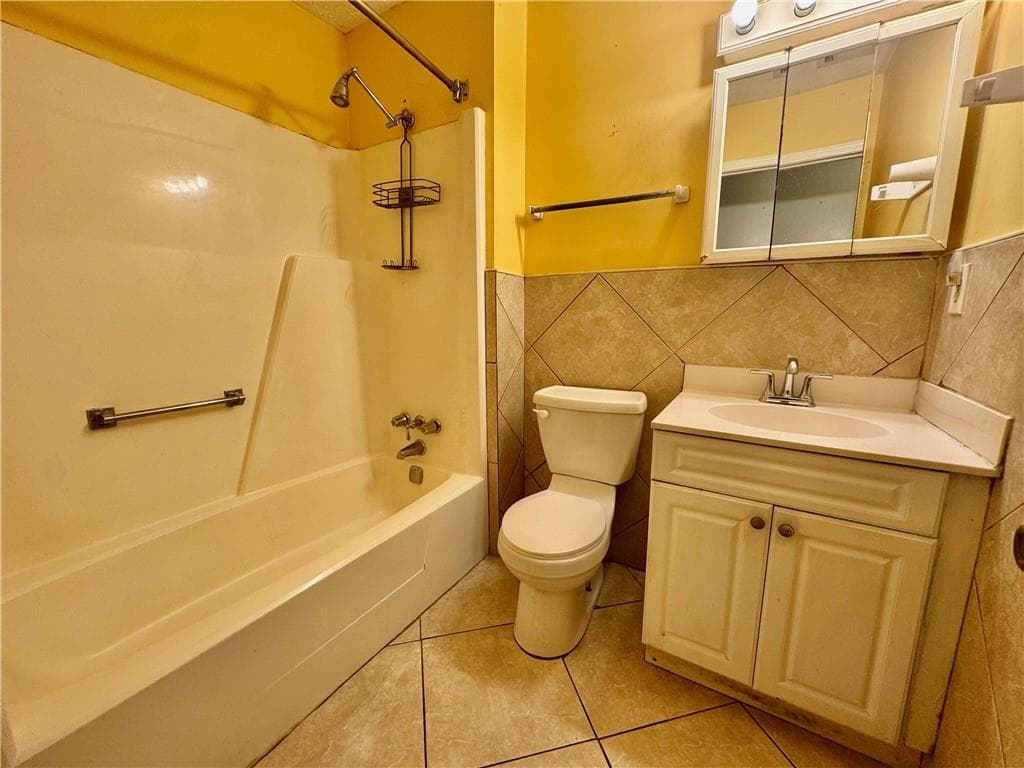 4 bedroom, 2 bathroom, 1,562 sq ft single family residence under contract at 3414 Twin Village Lane, Snellville, GA 30039 — photo 8