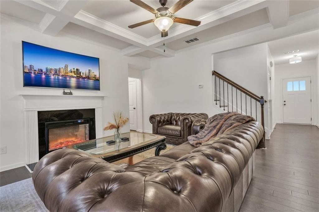 3 bedroom, 3 bathroom, 1,880 sq ft townhouse for sale at 1563 BUTTERNUT Cove, Stone Mountain, GA 30083 — photo 2