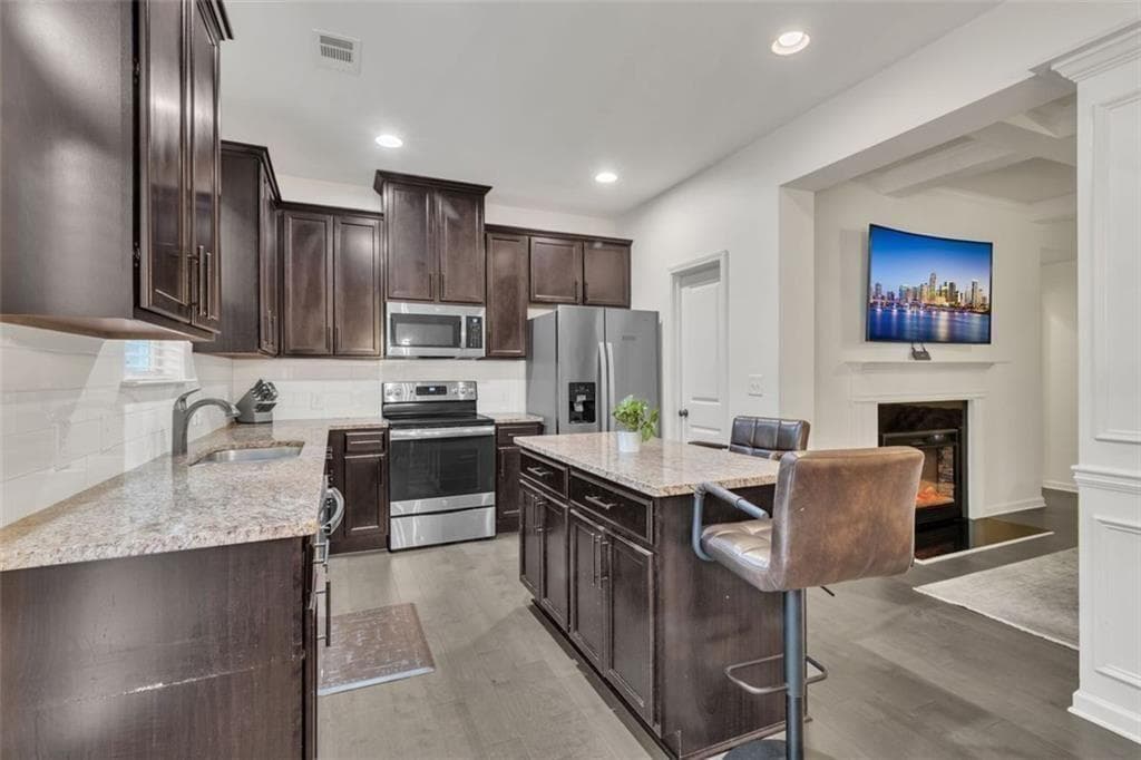 3 bedroom, 3 bathroom, 1,880 sq ft townhouse for sale at 1563 BUTTERNUT Cove, Stone Mountain, GA 30083 — photo 4