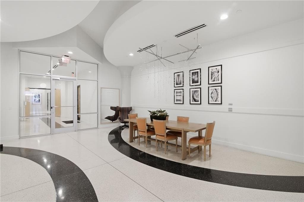 2 bedroom, 2 bathroom, 1,211 sq ft condominium for sale at 860 Peachtree Street 2314, Atlanta, GA 30308 — photo 6