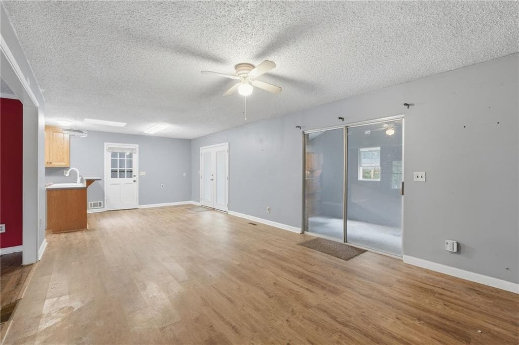 4 bedroom, 3 bathroom, 2,538 sq ft single family residence for sale at 4362 White Oak Drive, Buford, GA 30518 — photo 9