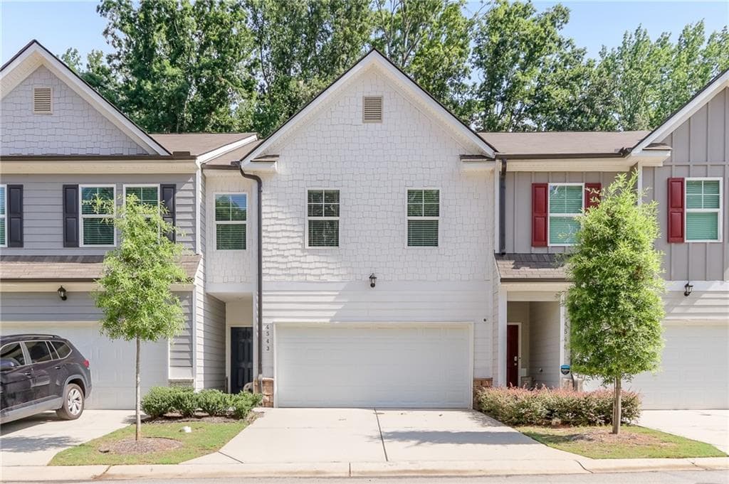 3 bedroom, 3 bathroom, 1,948 sq ft townhouse for sale at 4543 Ashbrooke Trace, Stone Mountain, GA 30083