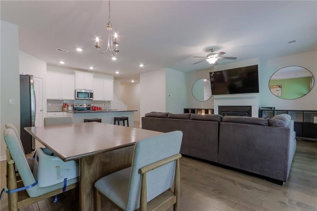 3 bedroom, 3 bathroom, 1,948 sq ft townhouse for sale at 4543 Ashbrooke Trace, Stone Mountain, GA 30083 — photo 8