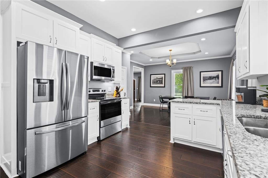 3 bedroom, 2 bathroom, 1,804 sq ft single family residence for sale at 508 Lawton Street, Atlanta, GA 30310 — photo 2