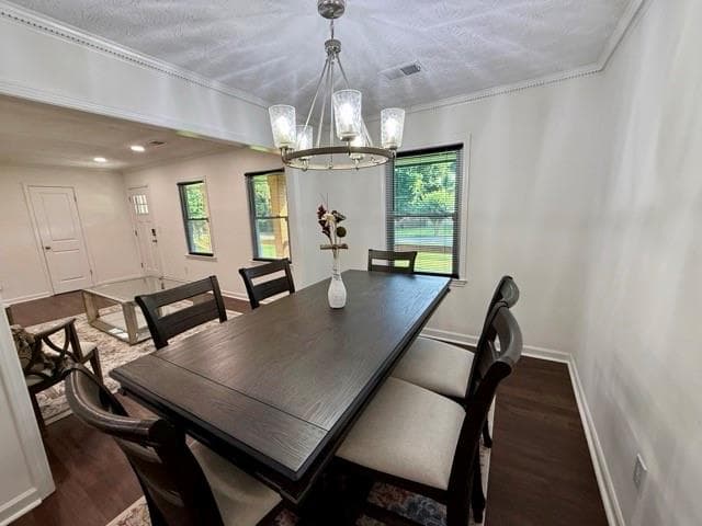 3 bedroom, 2 bathroom, 1,700 sq ft single family residence for sale at 201 Lockring Drive, Lilburn, GA 30047 — photo 4