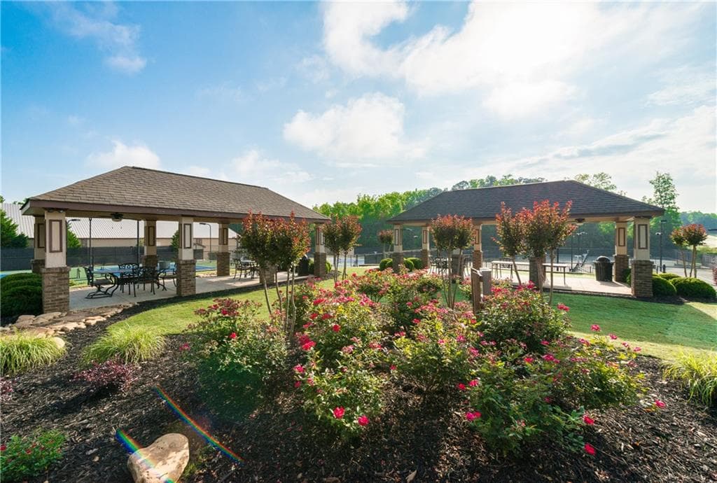 4 bedroom, 5 bathroom, 4,535 sq ft single family residence under contract at 3635 Cottage Drive, Alpharetta, GA 30004 — photo 4