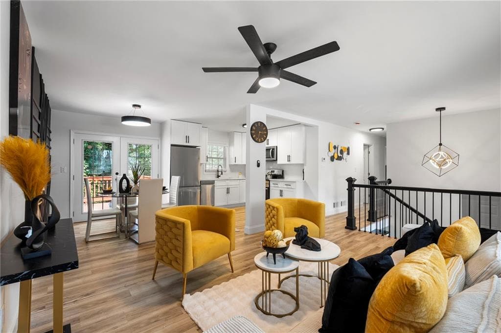 4 bedroom, 2 bathroom, 2,215 sq ft single family residence under contract at 1969 Valley Ridge Drive, Atlanta, GA 30331 — photo 5