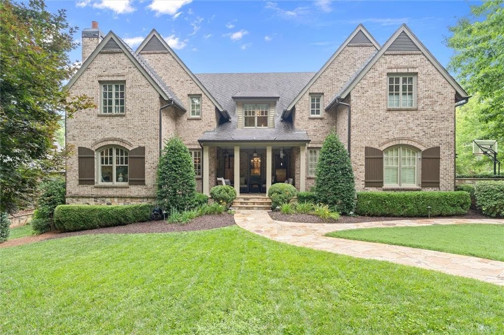 6 bedroom, 9 bathroom, 8,598 sq ft single family residence for sale at 542 Hillside Drive, Atlanta, GA 30342 — photo 2