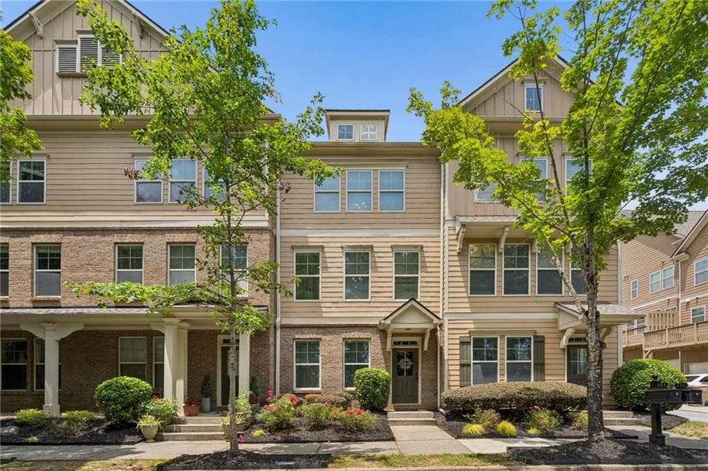 3 bedroom, 4 bathroom, 2,260 sq ft townhouse for sale at 503 Grove Field Court, Suwanee, GA 30024