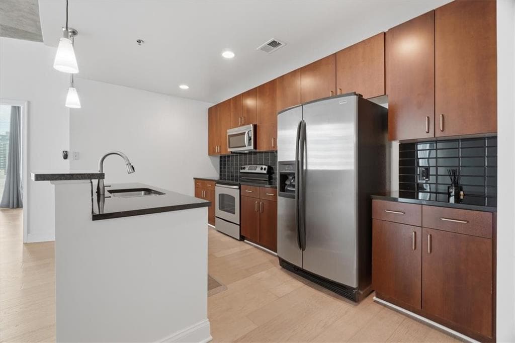 2 bedroom, 2 bathroom, 1,091 sq ft condominium for sale at 44 Peachtree Place 1431, Atlanta, GA 30309 — photo 9