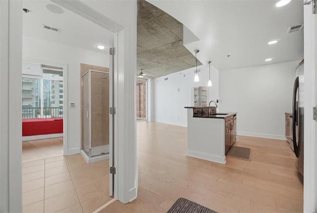 2 bedroom, 2 bathroom, 1,091 sq ft condominium for sale at 44 Peachtree Place 1431, Atlanta, GA 30309 — photo 10