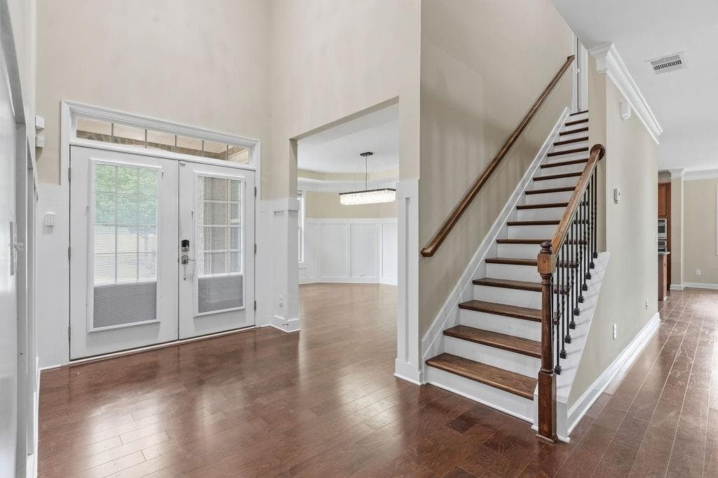 6 bedroom, 5 bathroom, 4,420 sq ft single family residence under contract at 4468 Sterling Pointe Drive, Kennesaw, GA 30152 — photo 4