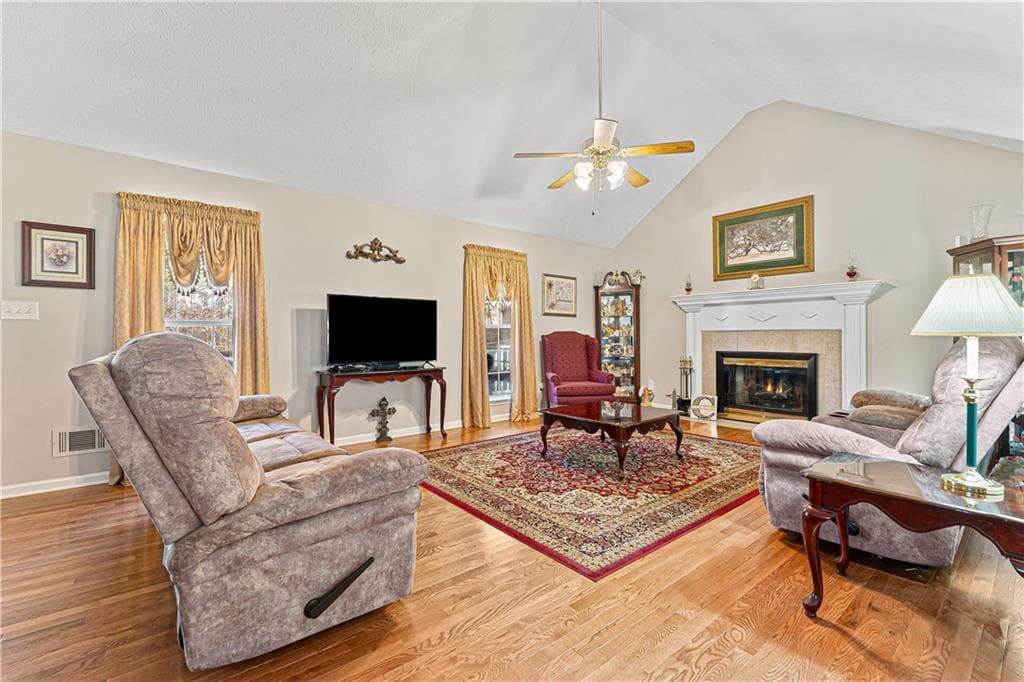 3 bedroom, 3 bathroom, 2,194 sq ft single family residence for sale at 190 Timber Ridge Drive, Mcdonough, GA 30252 — photo 4