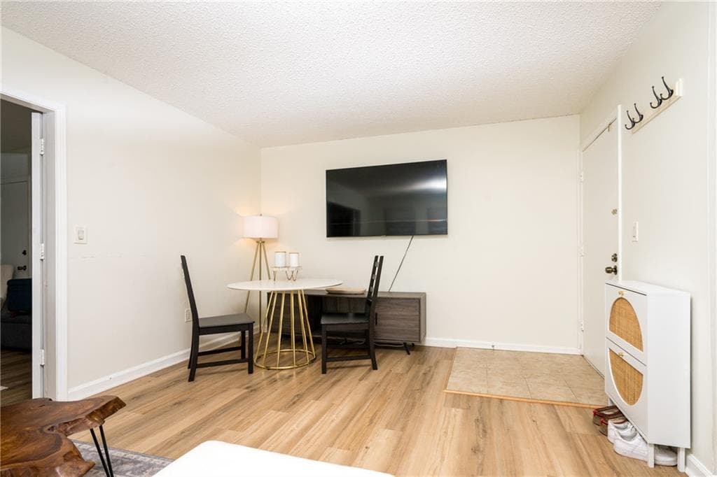 1 bedroom, 1 bathroom, 812 sq ft condominium for rent at 127 Lablanc Way, Atlanta, GA 30327 for $1,800 a month — photo 5