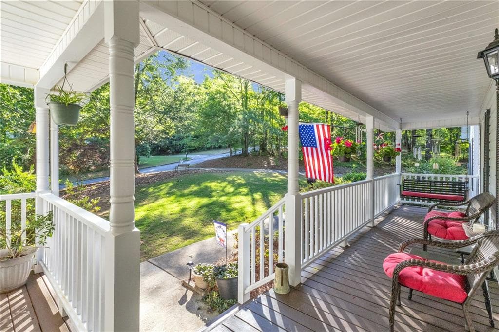 3 bedroom, 3 bathroom, 2,194 sq ft single family residence for sale at 190 Timber Ridge Drive, Mcdonough, GA 30252 — photo 2