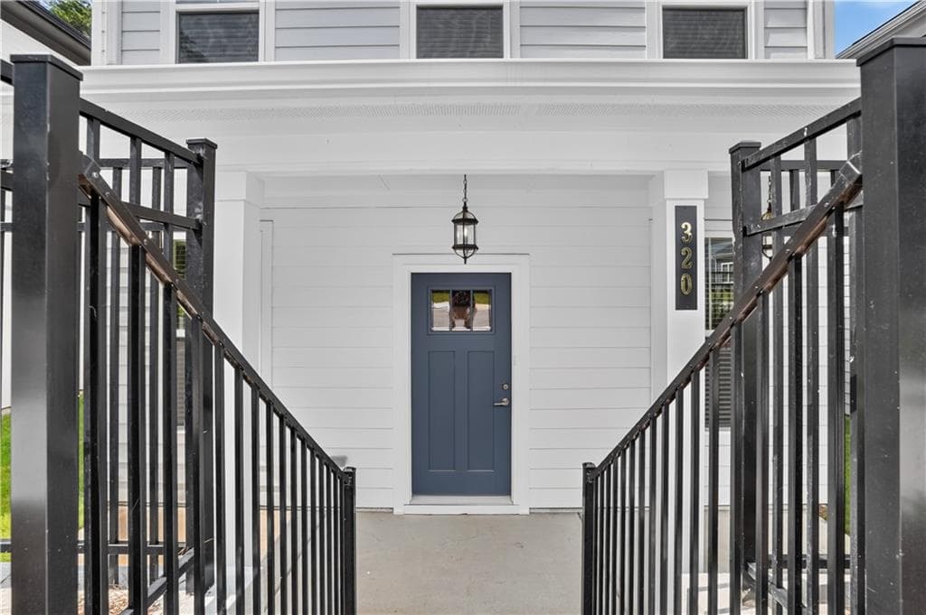 3 bedroom, 3 bathroom, 1,440 sq ft single family residence for sale at 320 Dempsey Drive, Fayetteville, GA 30214 — photo 4