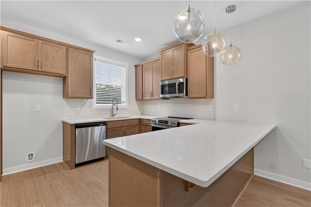 3 bedroom, 3 bathroom, 1,440 sq ft single family residence for sale at 320 Dempsey Drive, Fayetteville, GA 30214 — photo 6