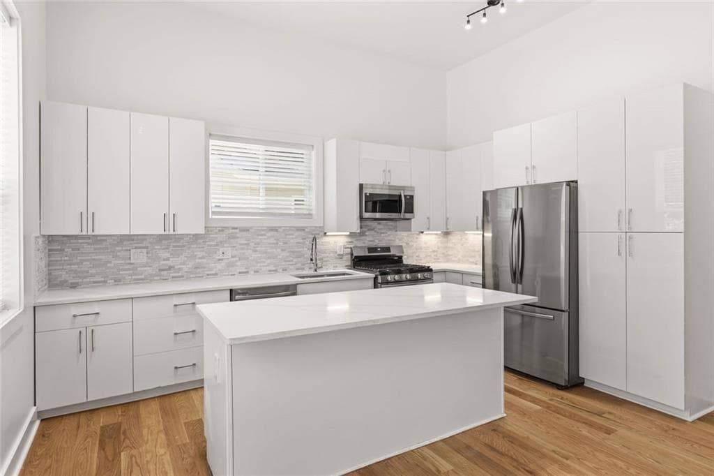 3 bedroom, 2 bathroom, 1,800 sq ft single family residence for sale at 2585 Hood Avenue, Atlanta, GA 30318 — photo 5